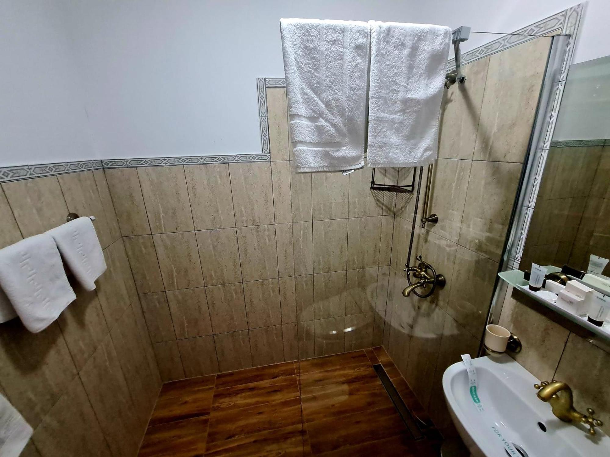 Armenopolis - Adults Only Hotel Gherla Ngoại thất bức ảnh