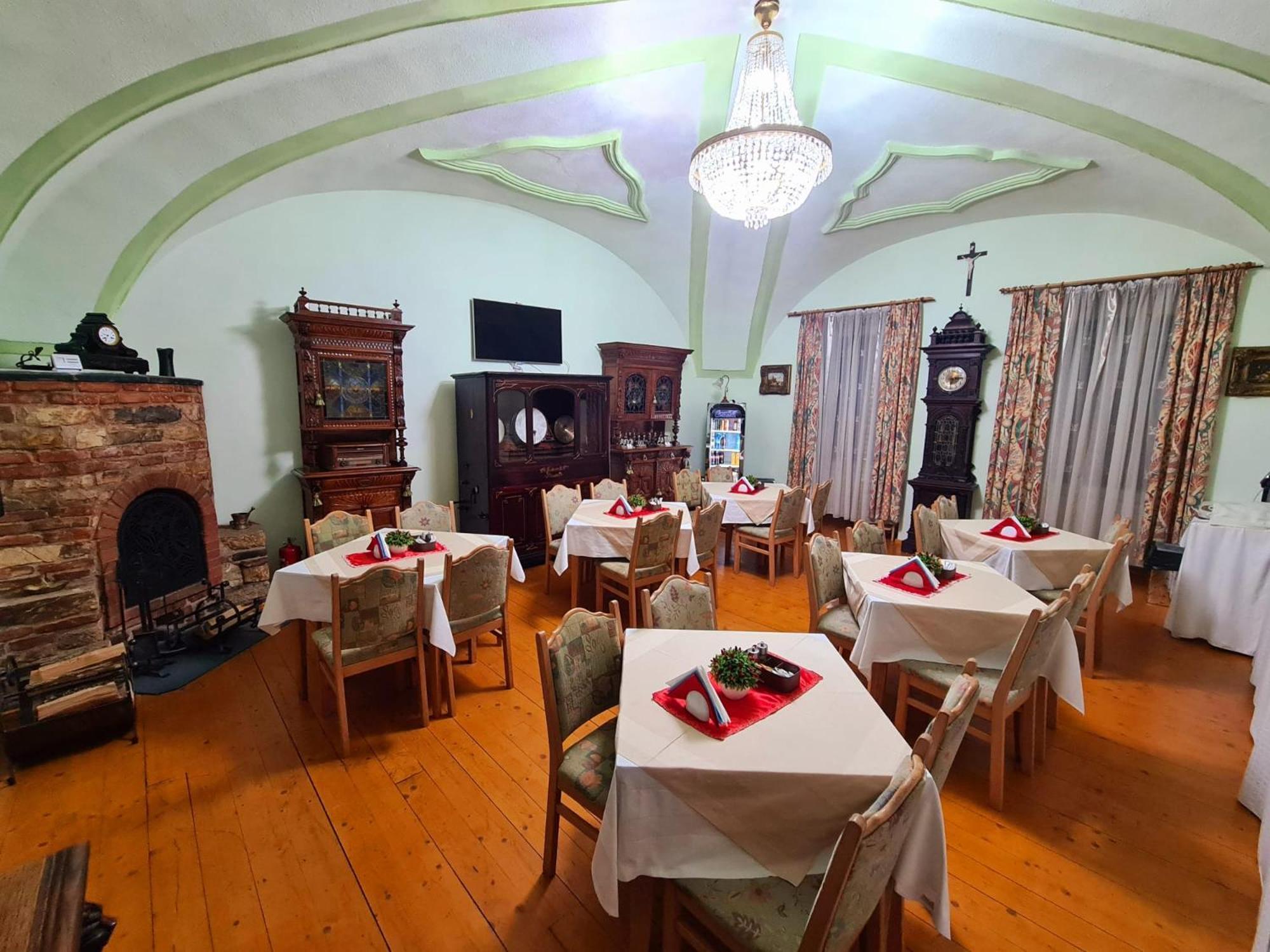 Armenopolis - Adults Only Hotel Gherla Ngoại thất bức ảnh